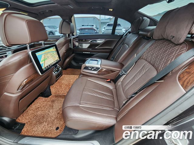 BMW 7 серии 2016 thumb 11