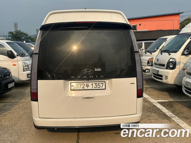 Hyundai Staria 2023 thumb 6