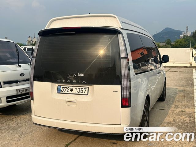 Hyundai Staria 2023 thumb 7