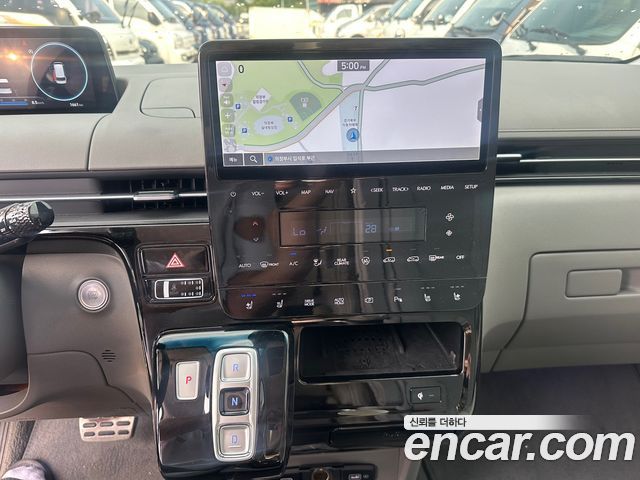 Hyundai Staria 2023 thumb 10