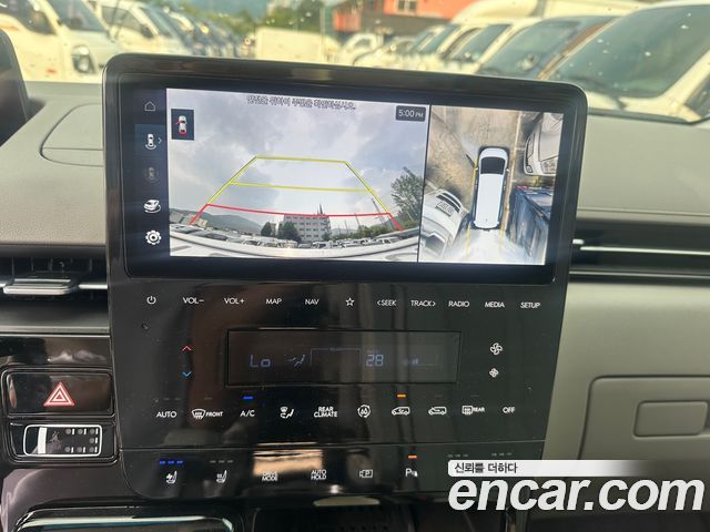 Hyundai Staria 2023 thumb 11
