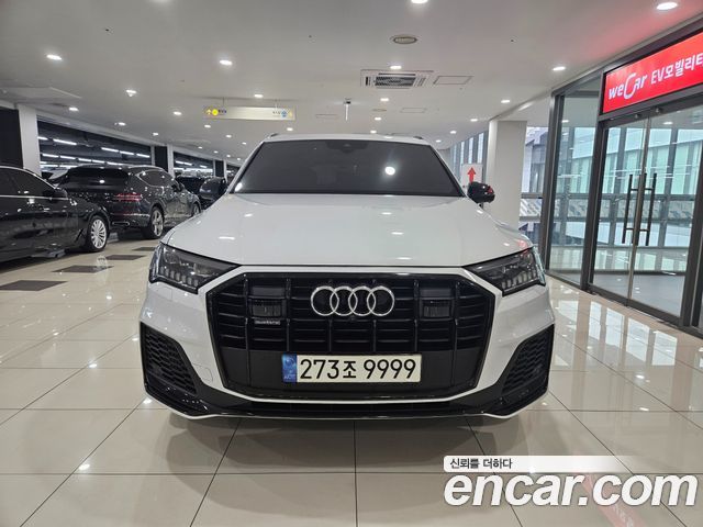Audi Q7 2021 thumb 4
