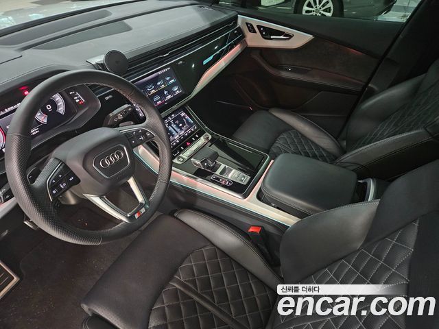 Audi Q7 2021 thumb 7