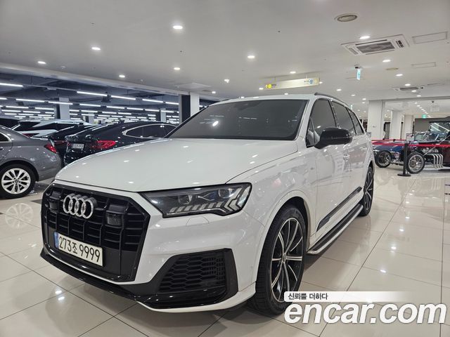 Audi Q7 2021 thumb 11