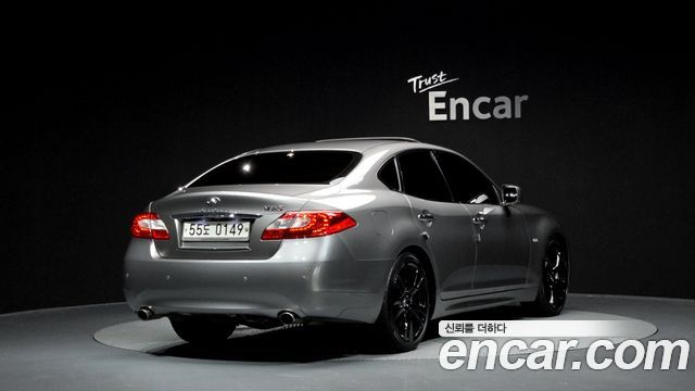 Infiniti M 2011 thumb 3