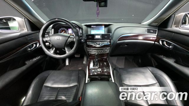 Infiniti M 2011 thumb 8