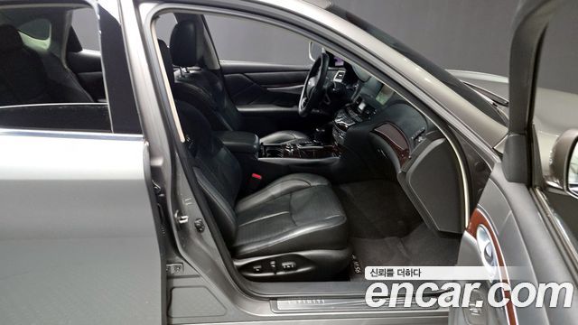 Infiniti M 2011 thumb 12