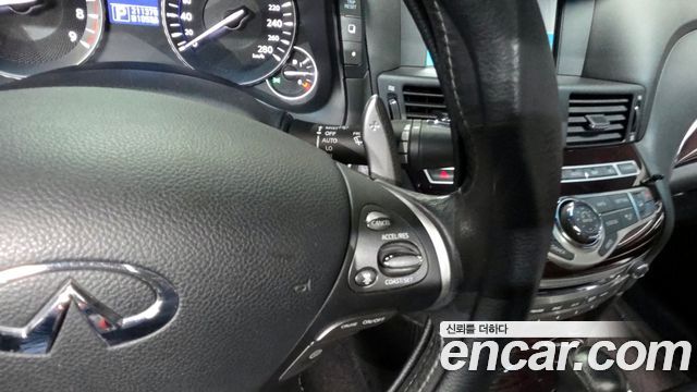 Infiniti M 2011 thumb 11