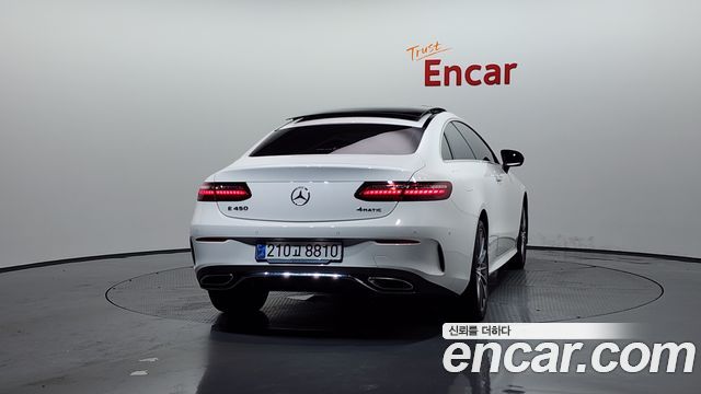 Mercedes-Benz E-Class 2023 thumb 5