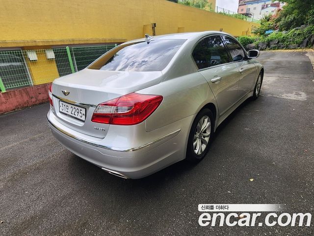 Hyundai Genesis 2013 thumb 4