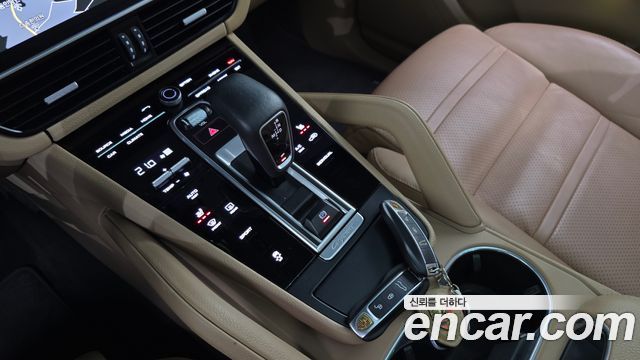 Porsche Cayenne 2019 thumb 9