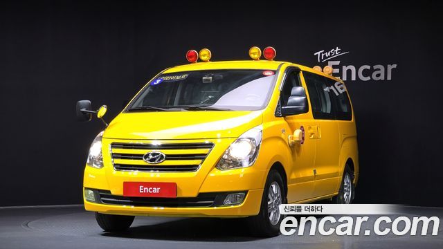 Hyundai Starex 2017 thumb 2