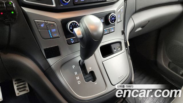 Hyundai Starex 2017 thumb 10