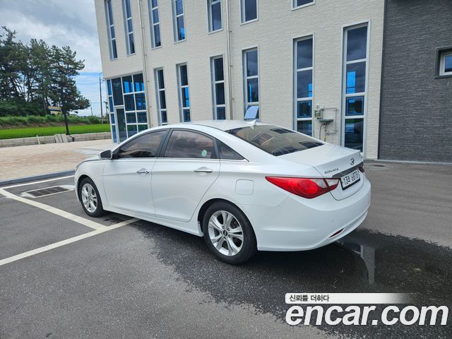 Hyundai Sonata 2011 thumb 6