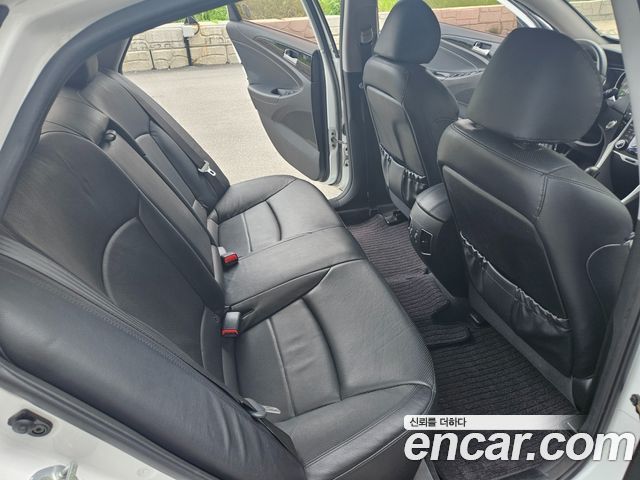 Hyundai Sonata 2011 thumb 9