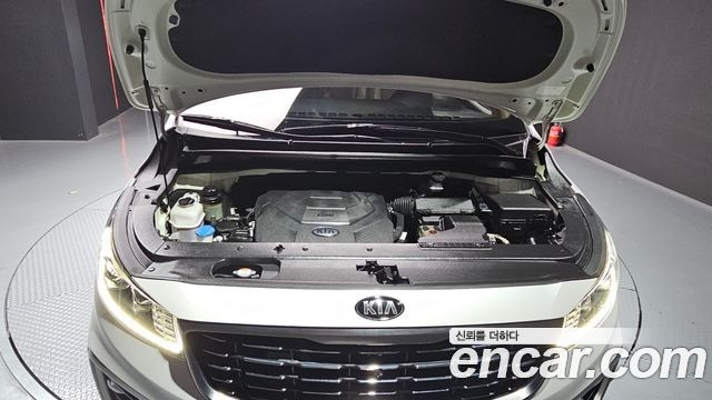 Kia Carnival 2019 thumb 6