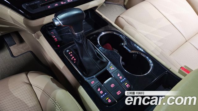 Kia Carnival 2019 thumb 9
