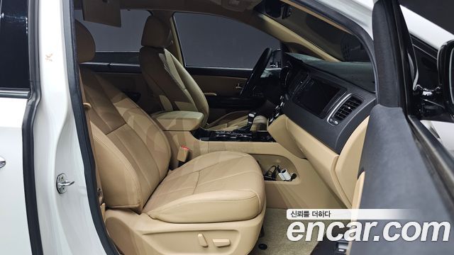 Kia Carnival 2019 thumb 10