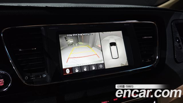 Kia Carnival 2019 thumb 11