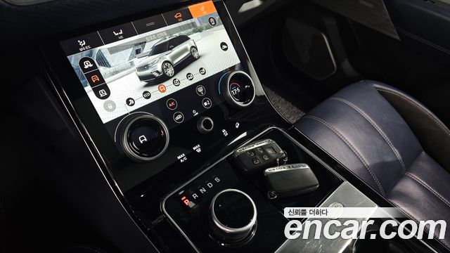 Land Rover Range Rover Velar 2017 thumb 10