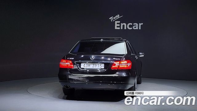 Mercedes-Benz E-Class 2012 thumb 5