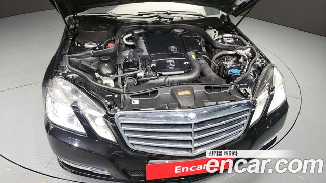 Mercedes-Benz E-Class 2012 thumb 7