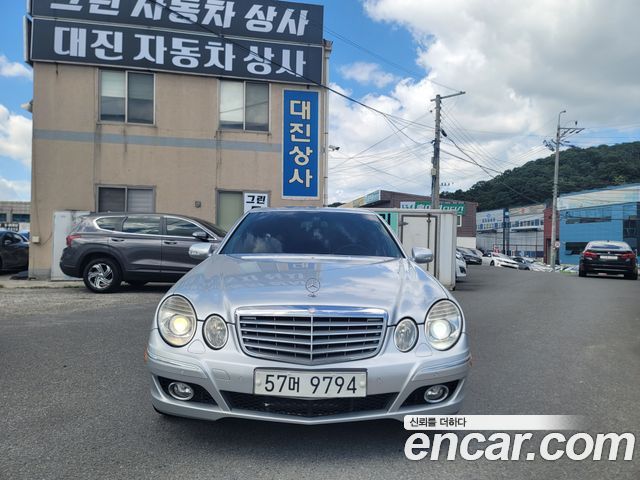 Mercedes-Benz E-Class 2009 thumb 3
