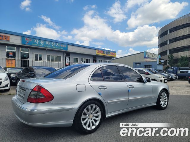 Mercedes-Benz E-Class 2009 thumb 6