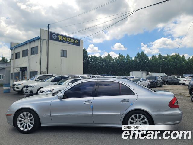 Mercedes-Benz E-Class 2009 thumb 9