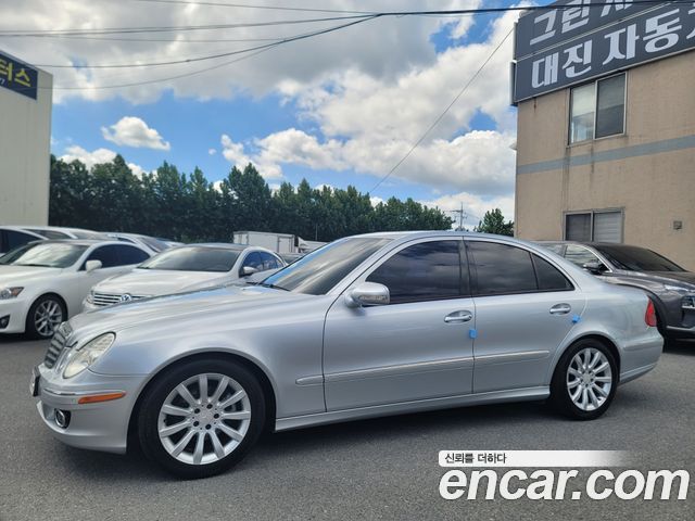 Mercedes-Benz E-Class 2009 thumb 10