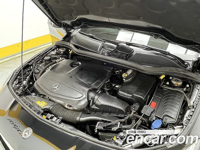 Mercedes-Benz CLA 2018 thumb 6
