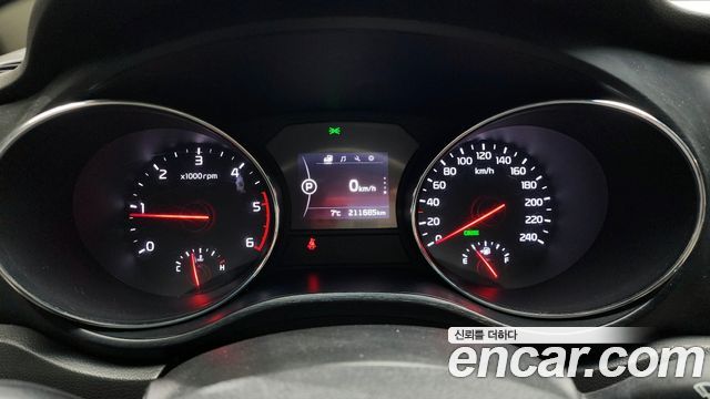 Kia Carnival 2015 thumb 9