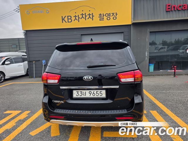 Kia Carnival 2014 thumb 5