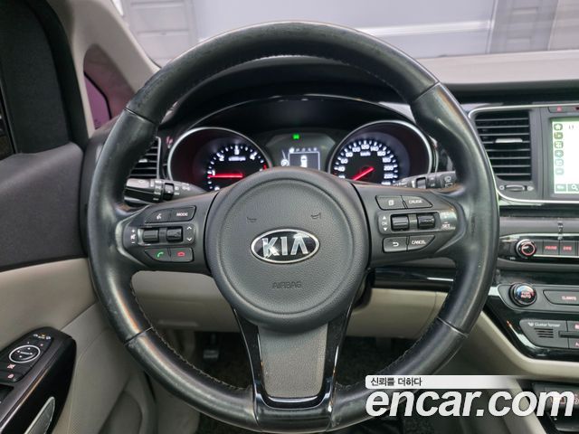 Kia Carnival 2014 thumb 7
