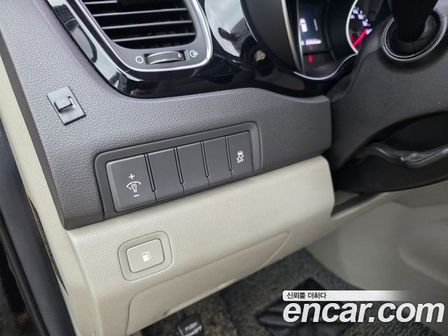 Kia Carnival 2014 thumb 9