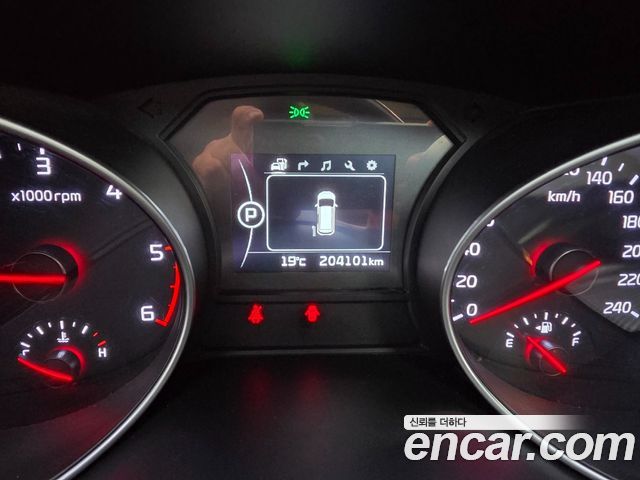 Kia Carnival 2014 thumb 10