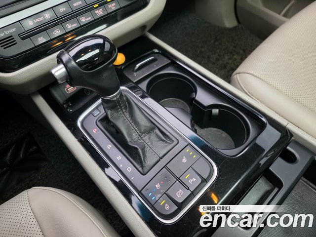 Kia Carnival 2014 thumb 12