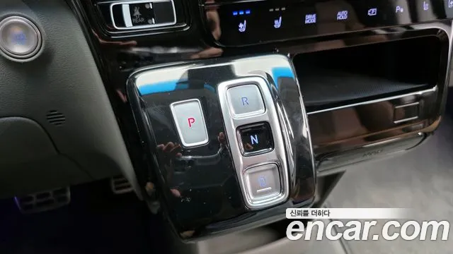 Hyundai Staria 2024 thumb 10