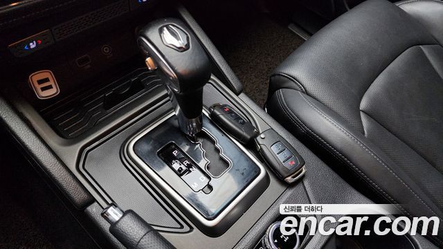 SsangYong Rexton 2019 thumb 10