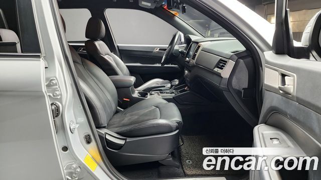 SsangYong Rexton 2019 thumb 11