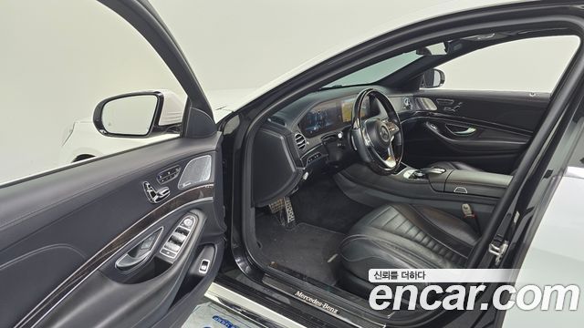 Mercedes-Benz S-Class 2018 thumb 10