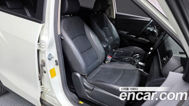 SsangYong Tivoli 2021 thumb 11