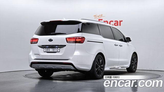 Kia Carnival 2015 thumb 3