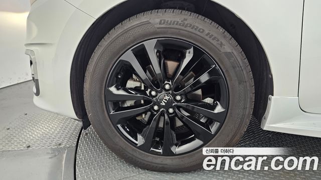 Kia Carnival 2015 thumb 6