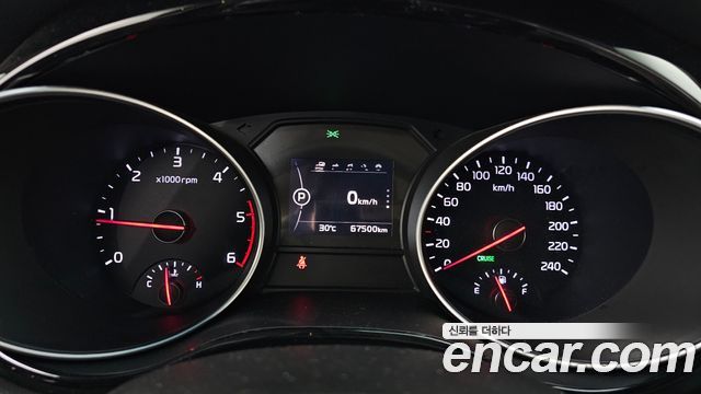 Kia Carnival 2015 thumb 8