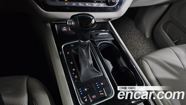 Kia Carnival 2015 thumb 9
