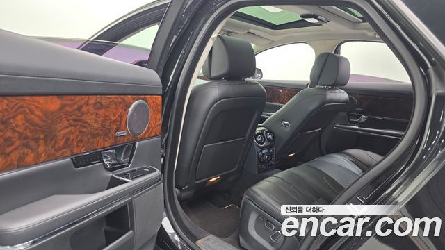 Jaguar XJ 2013 thumb 11