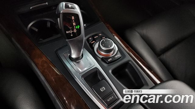 BMW X5 2010 thumb 10