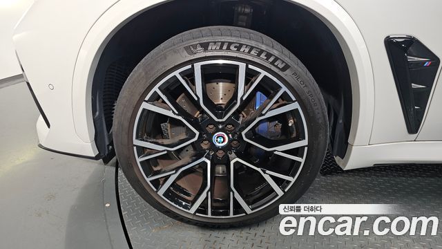 BMW X5 M 2023 thumb 6