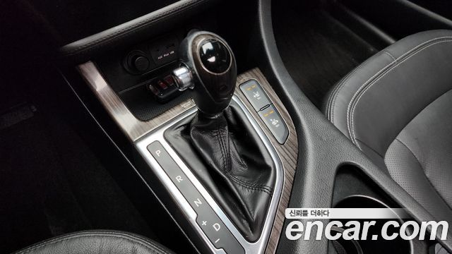 Kia K5 2012 thumb 10